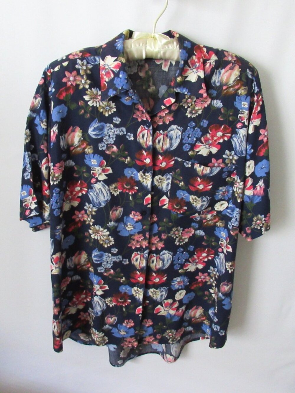 Vtg Hunter's Run navy blue floral button front short sleeve shirt *Sz M*